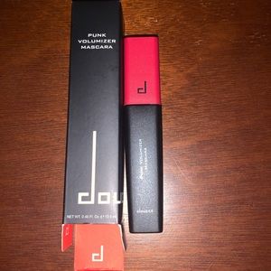Doucce Punk Volumizer Mascara